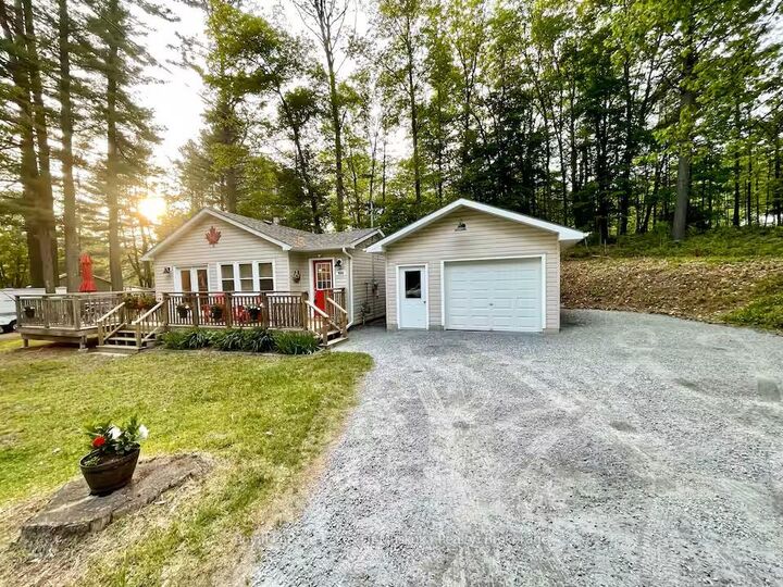 Property Photo:  886 Muskoka 10 Road  ON P0B 1L0 