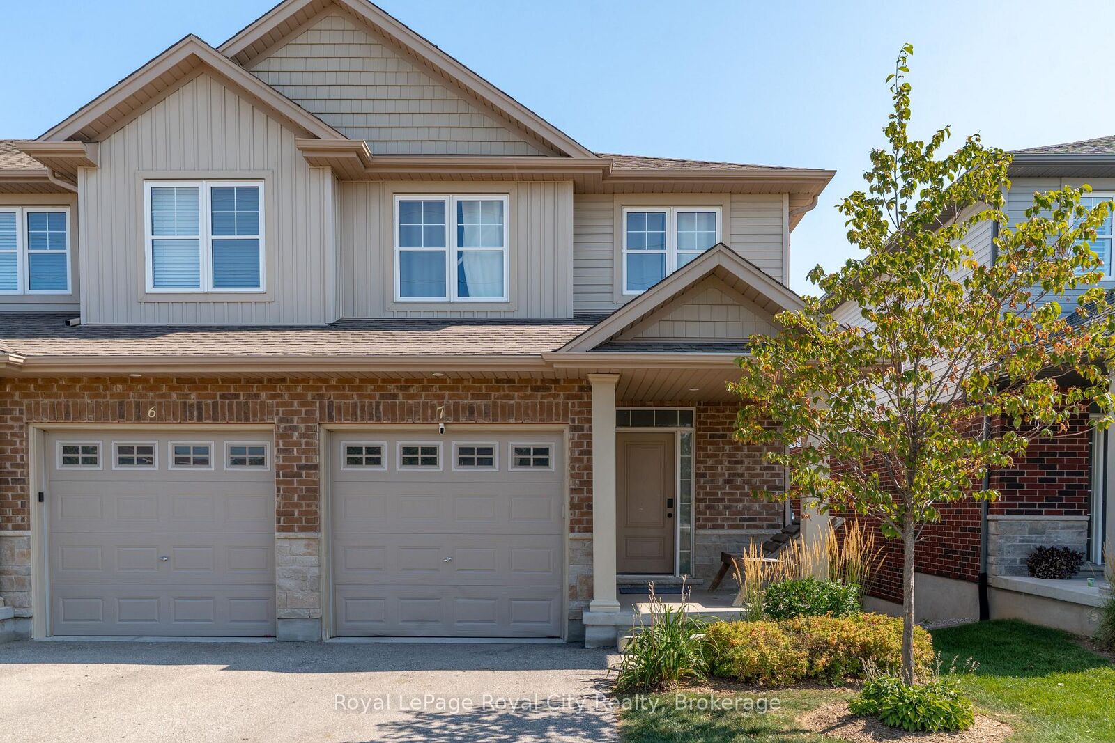 Property Photo:  269 Watson Parkway N 7  ON N1E 0R3 