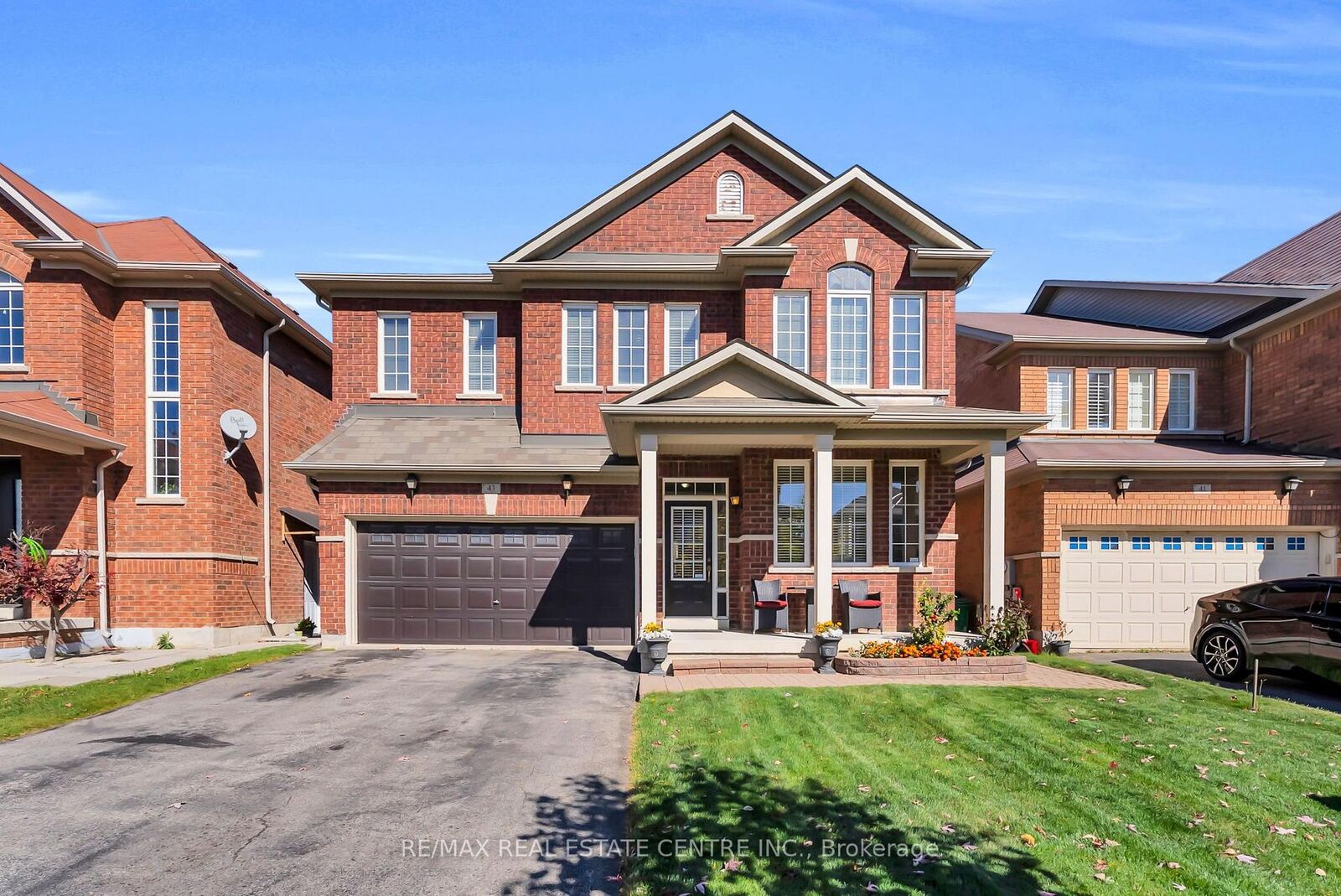 Property Photo:  43 Delphinium Way  ON L7A 0N3 