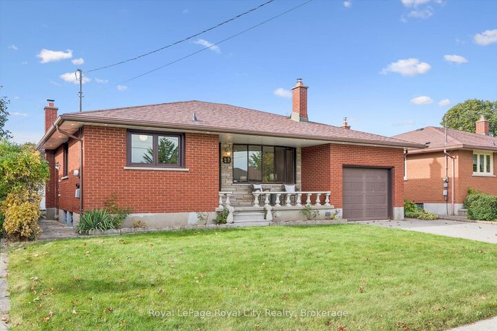 Property Photo:  27 Palermo Crescent  ON N1E 2J8 