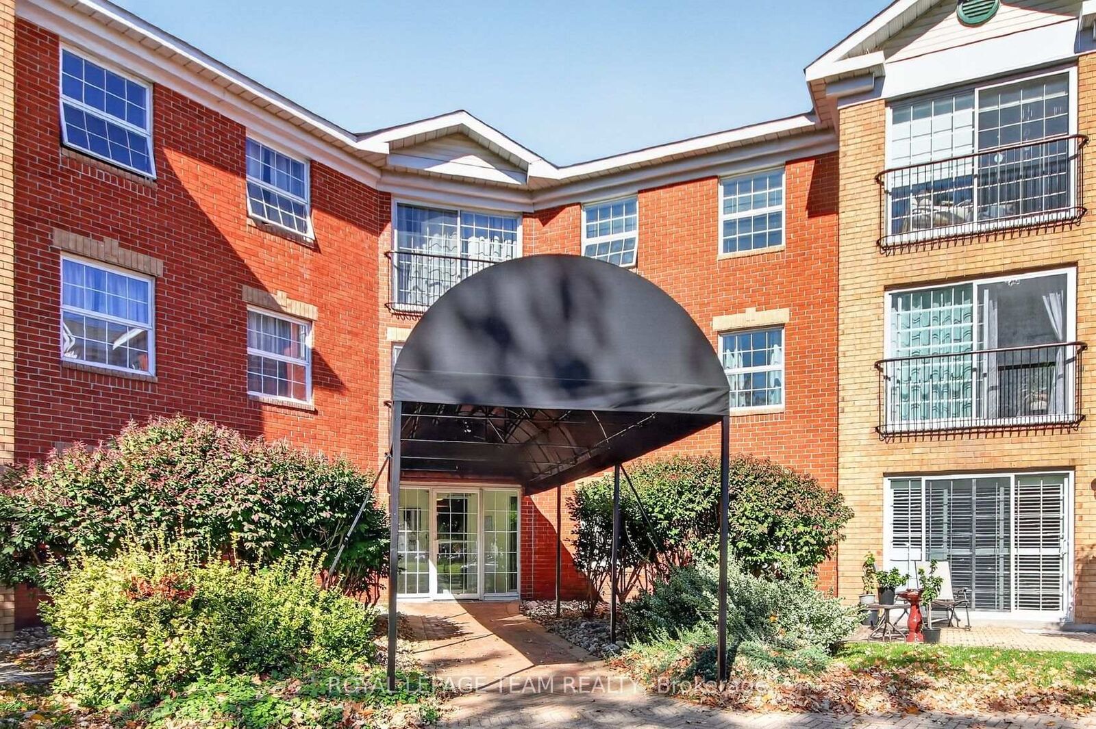 Property Photo:  40 Pearl Street 201  ON K7A 5B5 