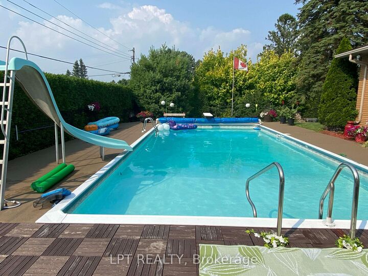 Property Photo:  10 Orchard Street  ON K6A 2V7 