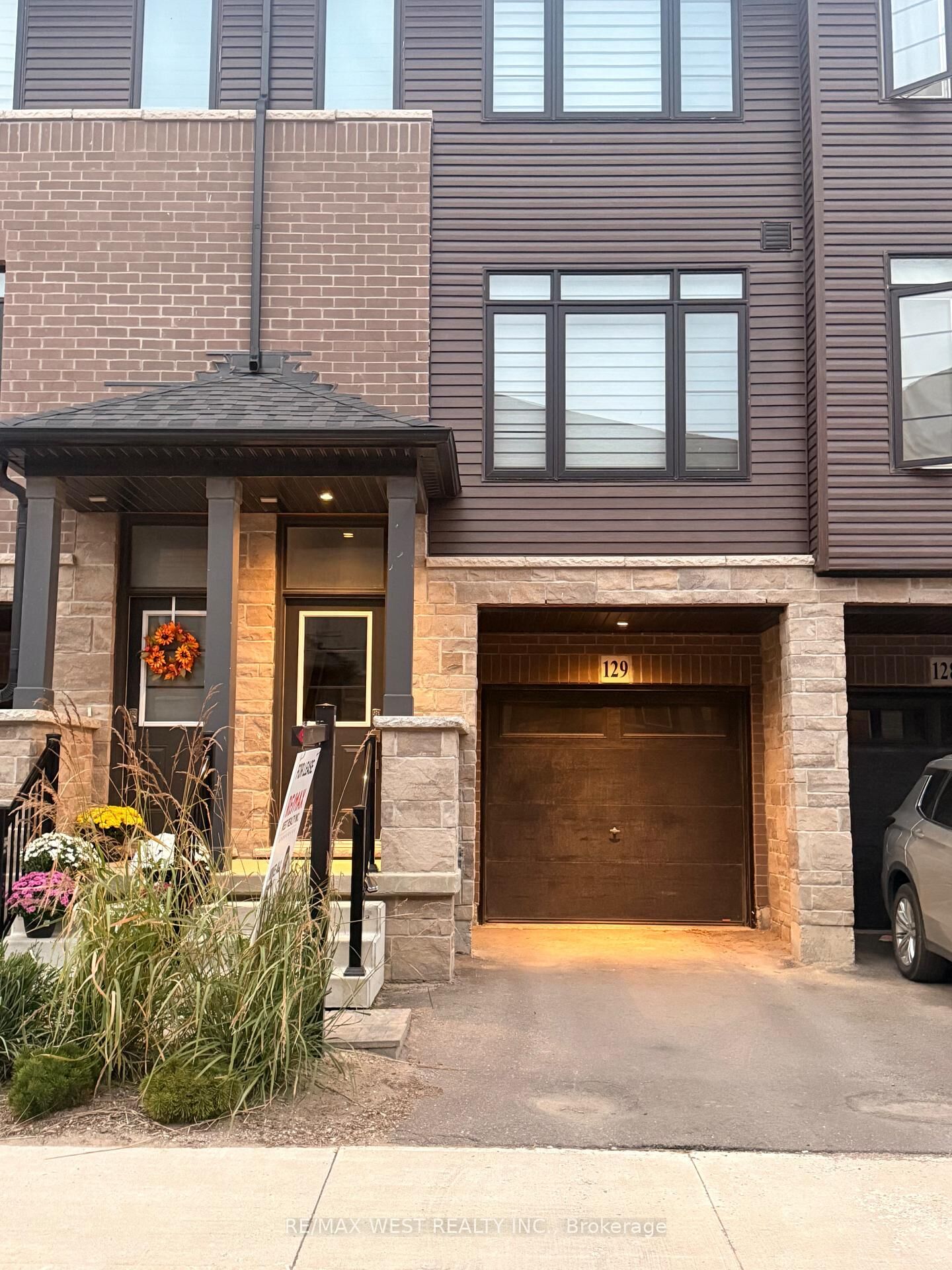 Property Photo:  461 Blackburn Drive 129  ON N3T 5L5 