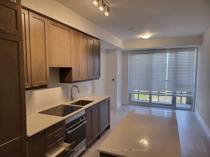 Property Photo:  30 Elm Drive W 1102  ON L5B 1L9 
