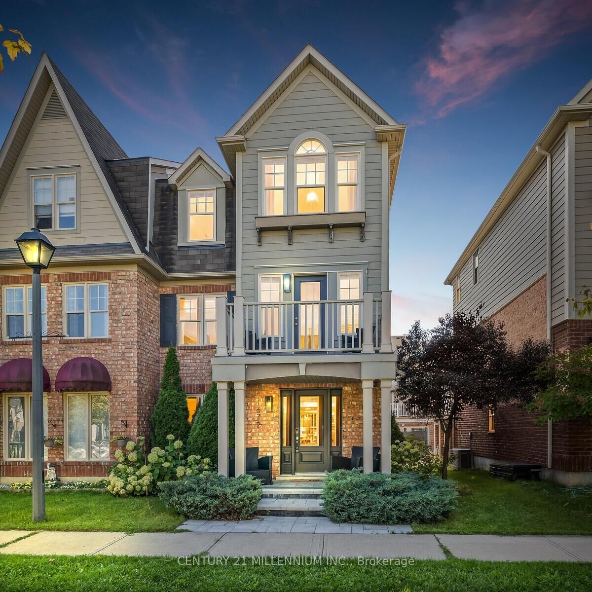 Property Photo:  672 Holly Avenue  ON L9T 0G2 