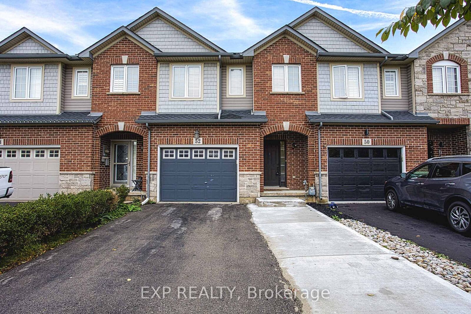 Property Photo:  52 Dartmouth Gate Main  ON L8E 0B9 
