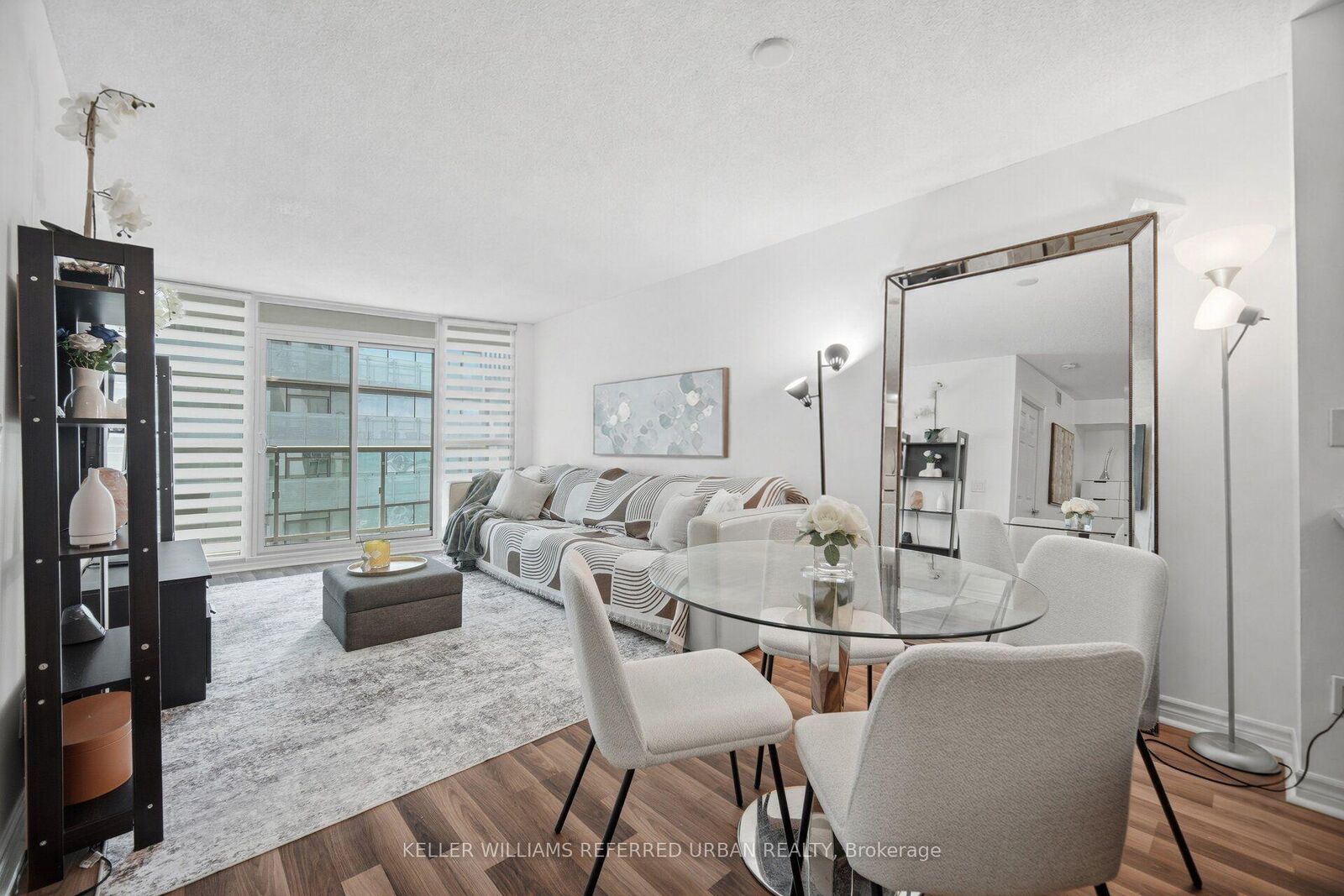 Property Photo:  19 Grand Trunk Crescent 3708  ON M5J 3A3 