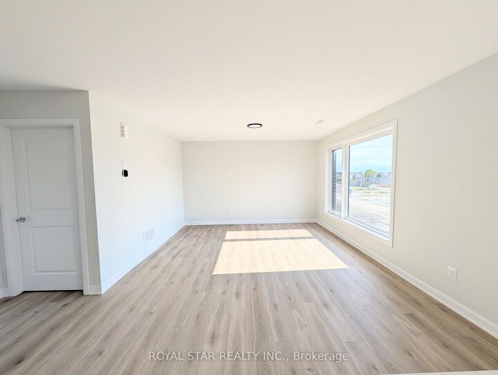 Property Photo:  1001 Glenroy Gilbert Drive 15  ON K2J 7N9 