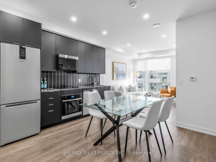 Property Photo:  10 Abeja Street 1516  ON L4K 0R4 