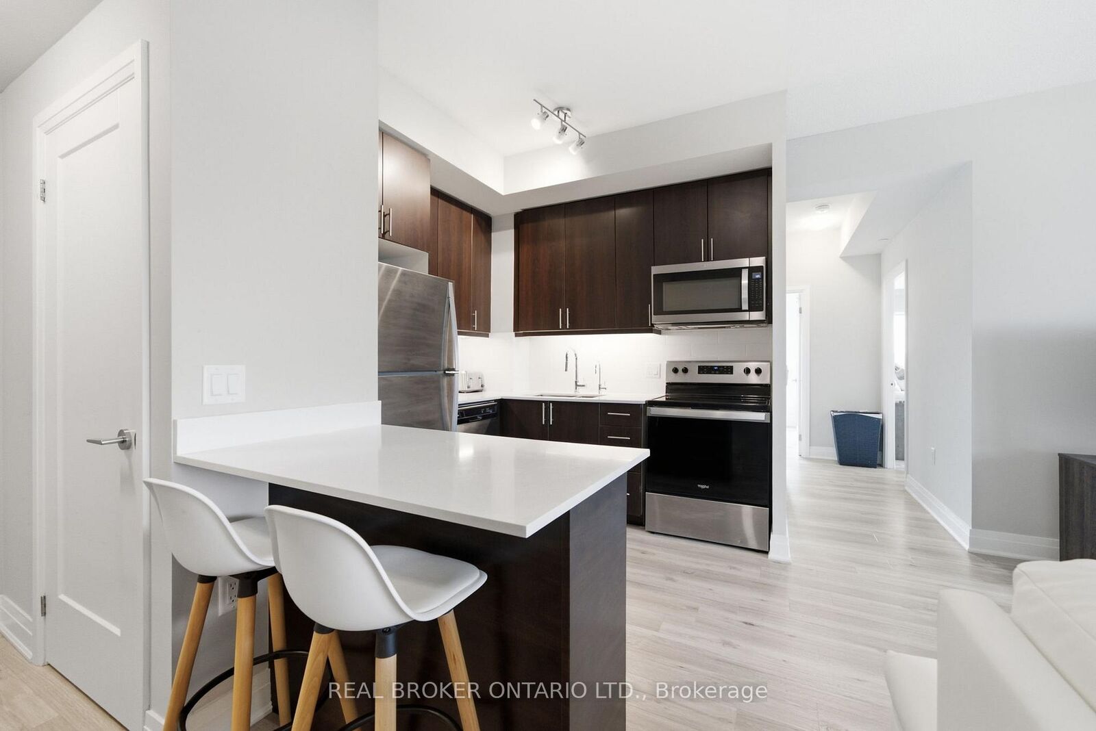 Property Photo:  3220 Sheppard Avenue E 701  ON M1T 0B7 