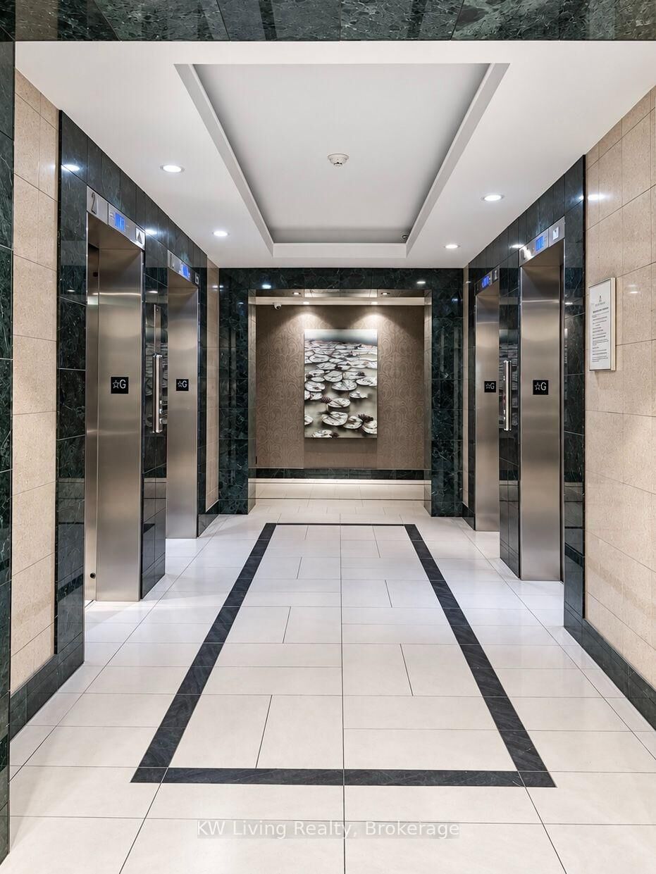Property Photo:  175 Bamburgh Circle 818  ON M4E 0A6 