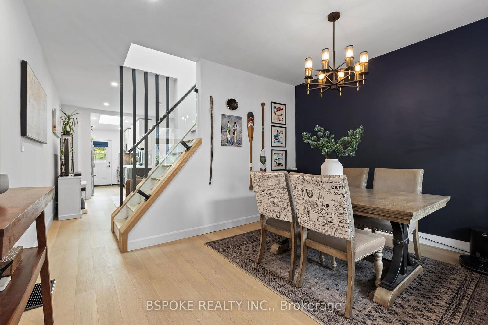 Property Photo:  546 Main Street  ON M4C 4Y4 