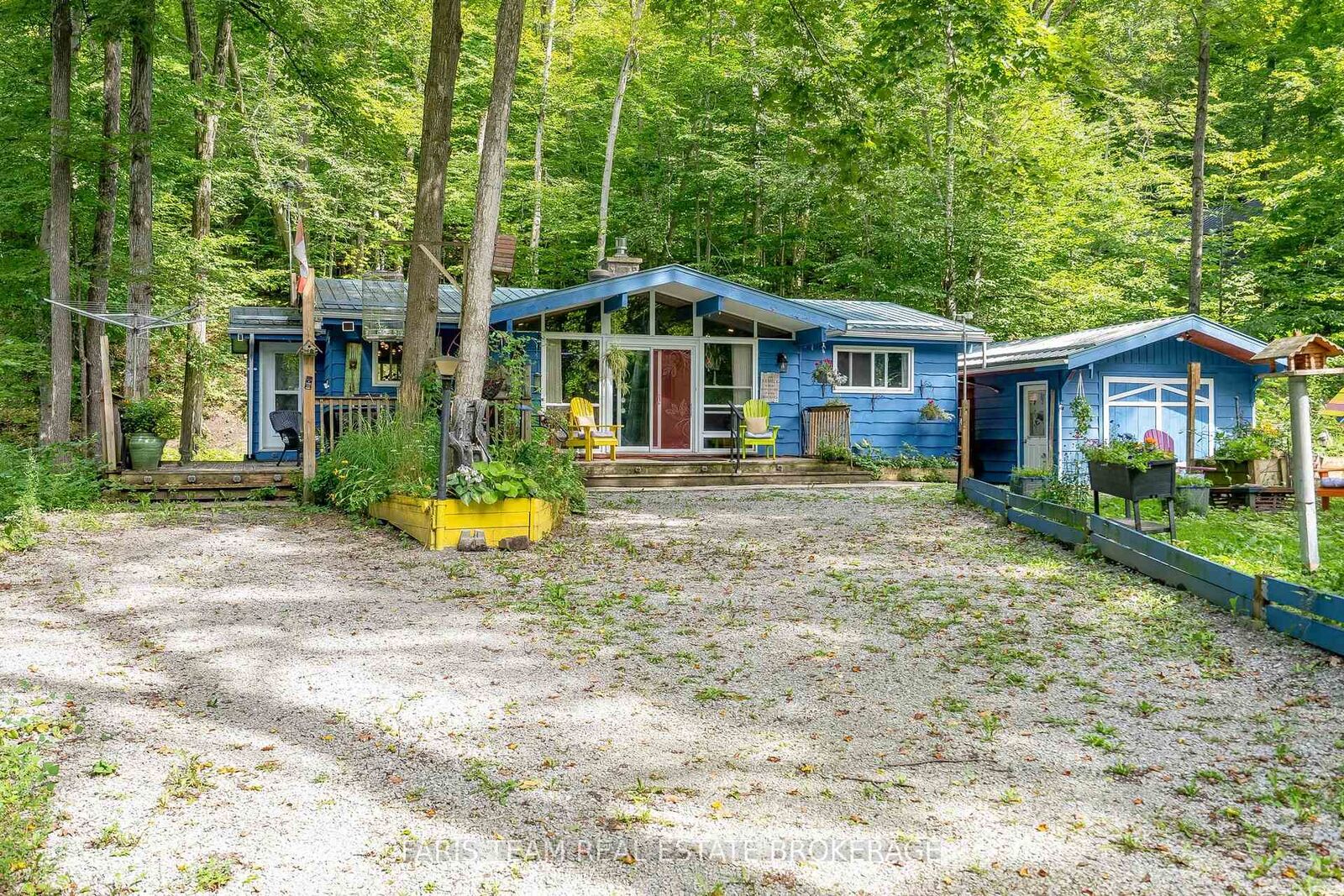 Property Photo:  103 Silver Birch Drive  ON L9M 0M6 