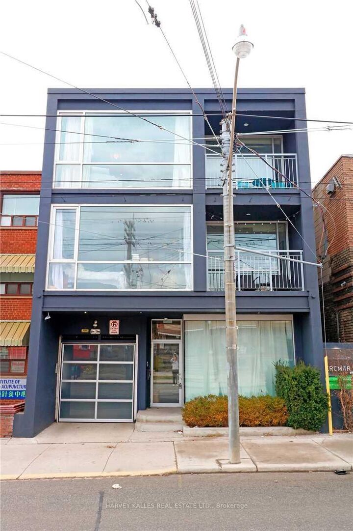 Property Photo:  214 Bathurst Street Ph3a  ON M5T 2R9 