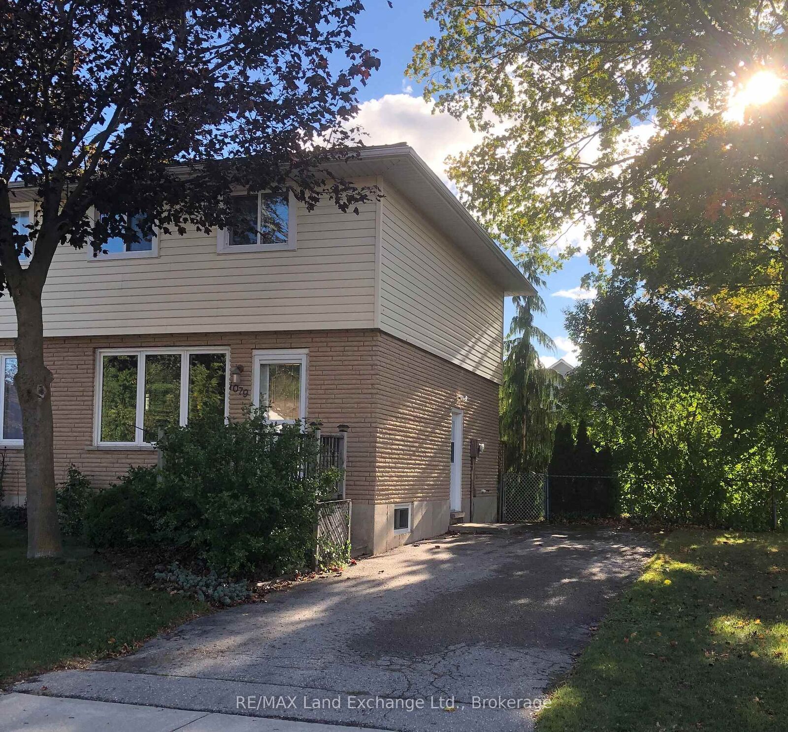 Property Photo:  1079 Huron Terrace  ON N2Z 1E6 