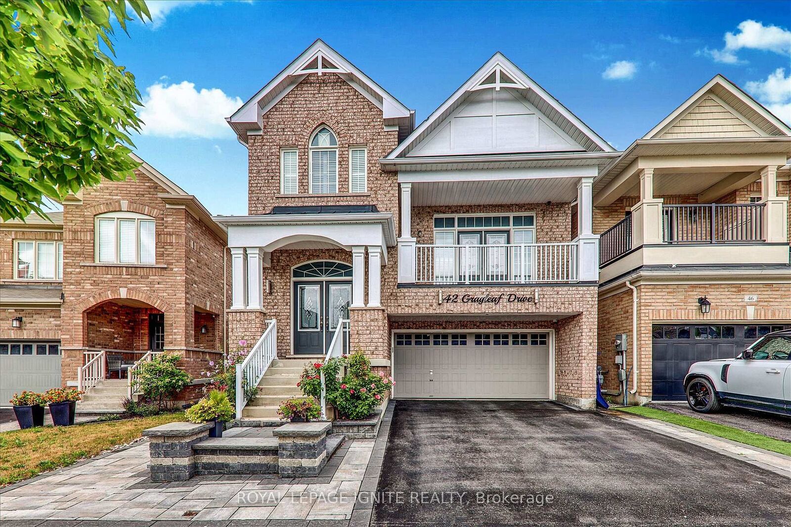 Property Photo:  42 Grayleaf Drive  ON L4A 1S8 