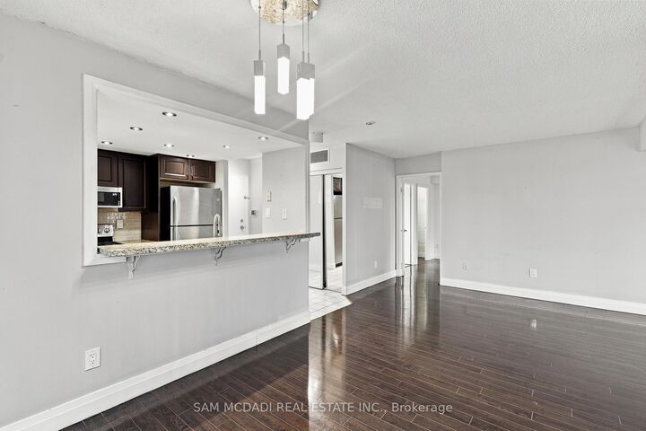Property Photo:  265 Enfield Place 903  ON L5B 3Y7 