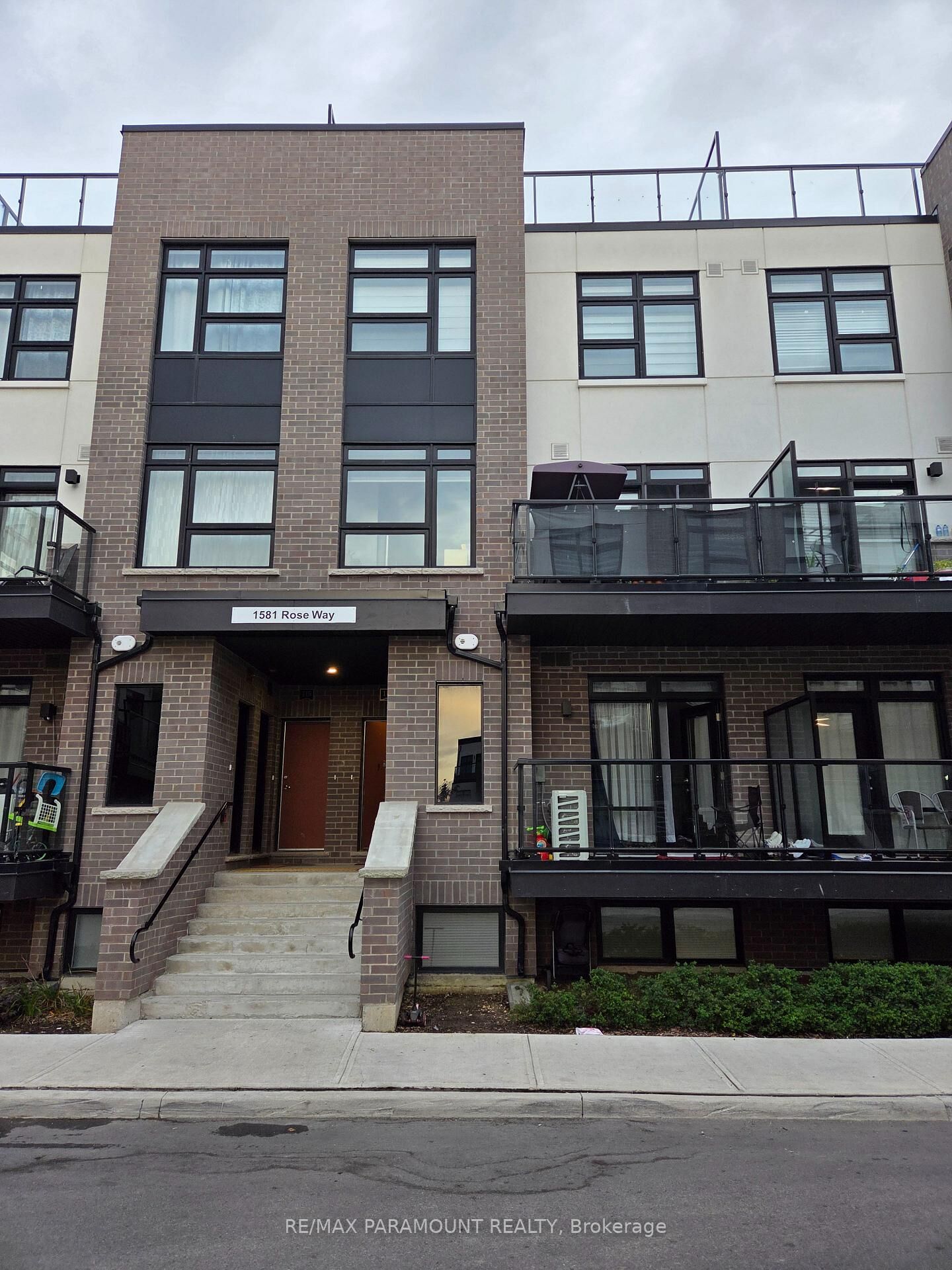 Property Photo:  1581 Rose Way 117  ON L9T 7E7 