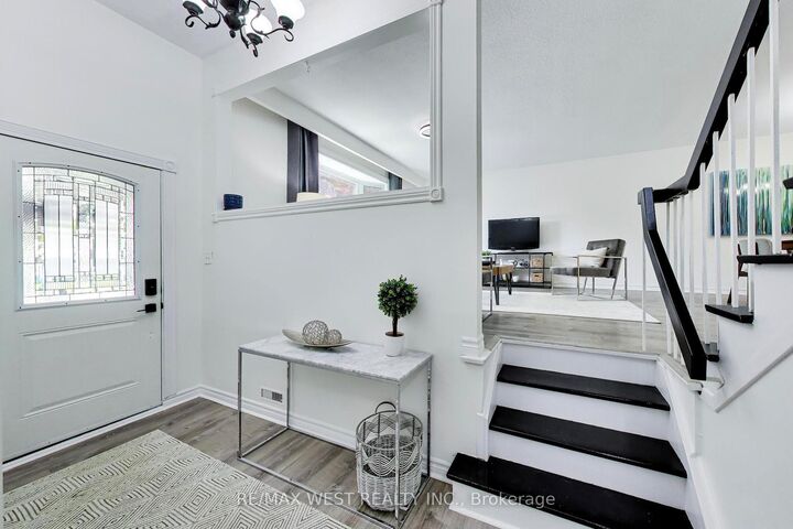 Property Photo:  128 Roser Crescent  ON L1C 3N9 