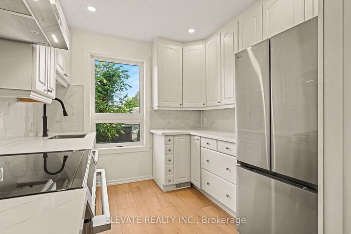 Property Photo:  617 Clinton Street Upper  ON M6G 2Z8 