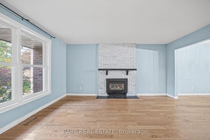 Property Photo:  17 Glaceport Avenue  ON L9H 7E2 