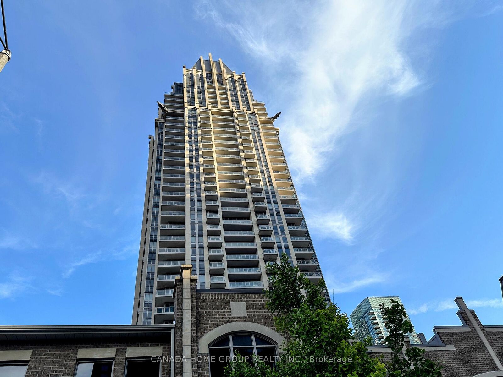 Property Photo:  388 Prince Of Wales Drive 1705  ON L5B 0A1 