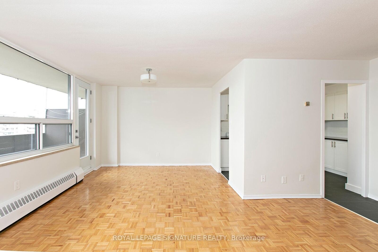 Property Photo:  6200 Bathurst Street 511  ON M2R 2A3 