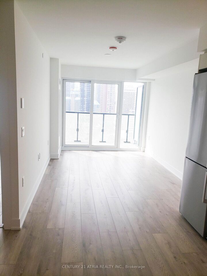 Property Photo:  575 Bloor Street E 1702  ON M4W 0B2 