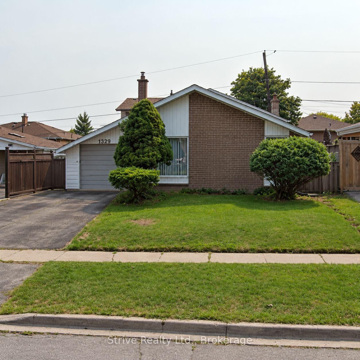 Property Photo:  1329 Tatra Drive  ON L1W 1K5 