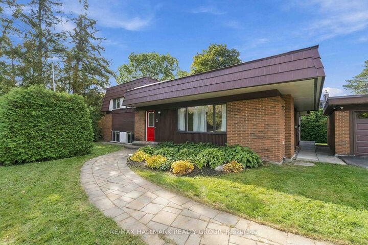 Property Photo:  3 Sandwell Crescent  ON K2K 1V2 