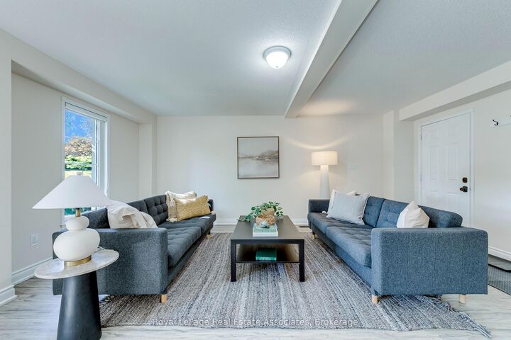 Property Photo:  2375 Truscott Drive 1  ON L5J 2B1 