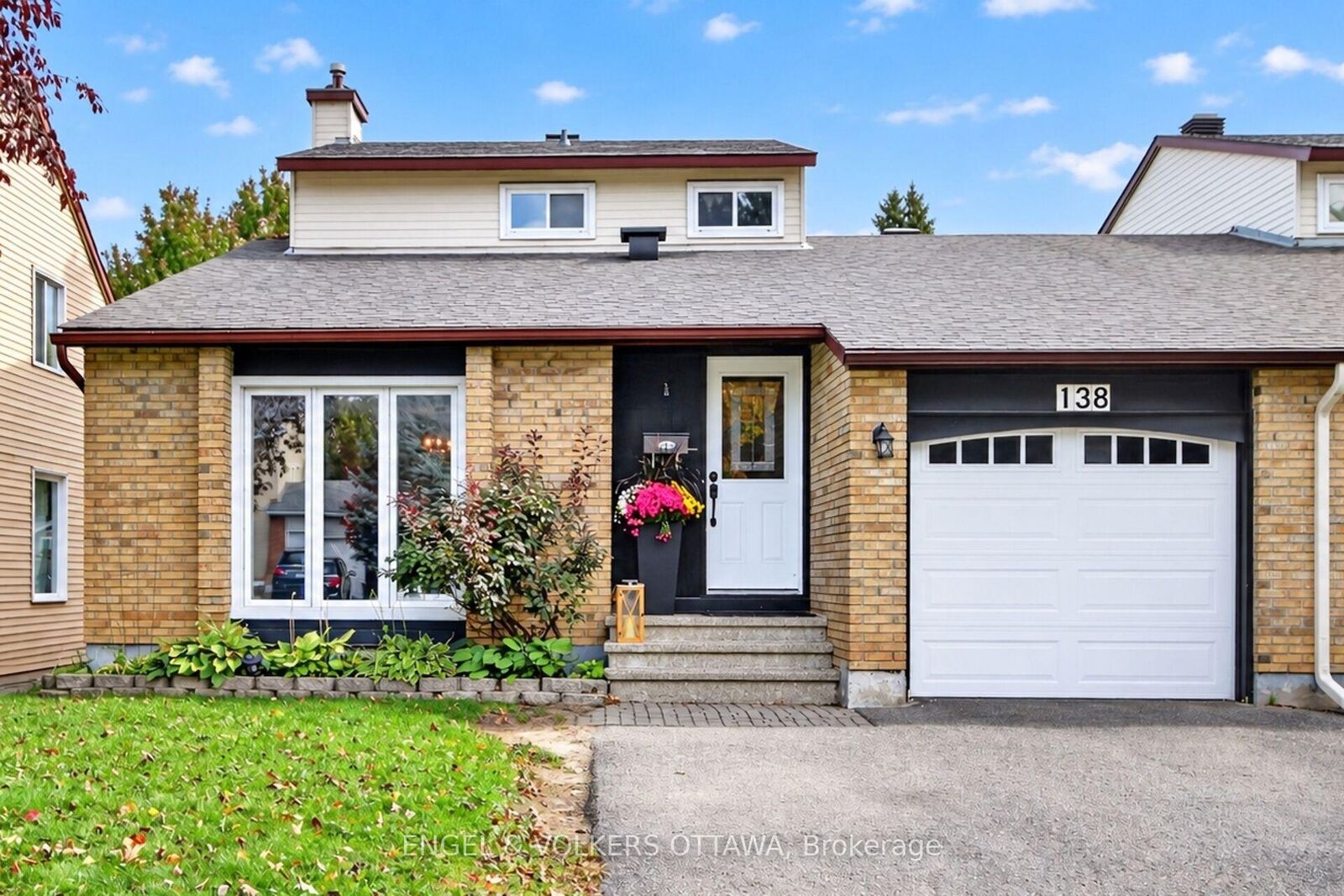 Property Photo:  138 Sherway Drive  ON K2J 1P1 