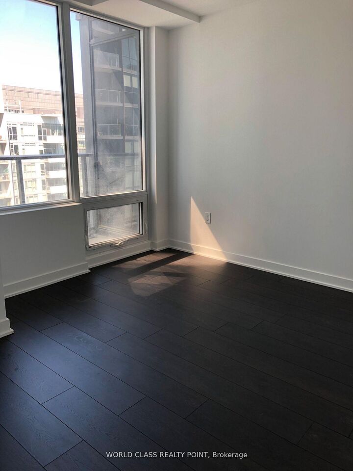 Property Photo:  115 Blue Jays Way 4006  ON M5V 0N4 