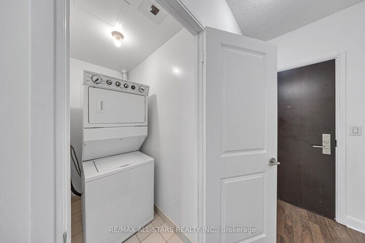 Property Photo:  50 Absolute Avenue 2705  ON L4Z 0A8 
