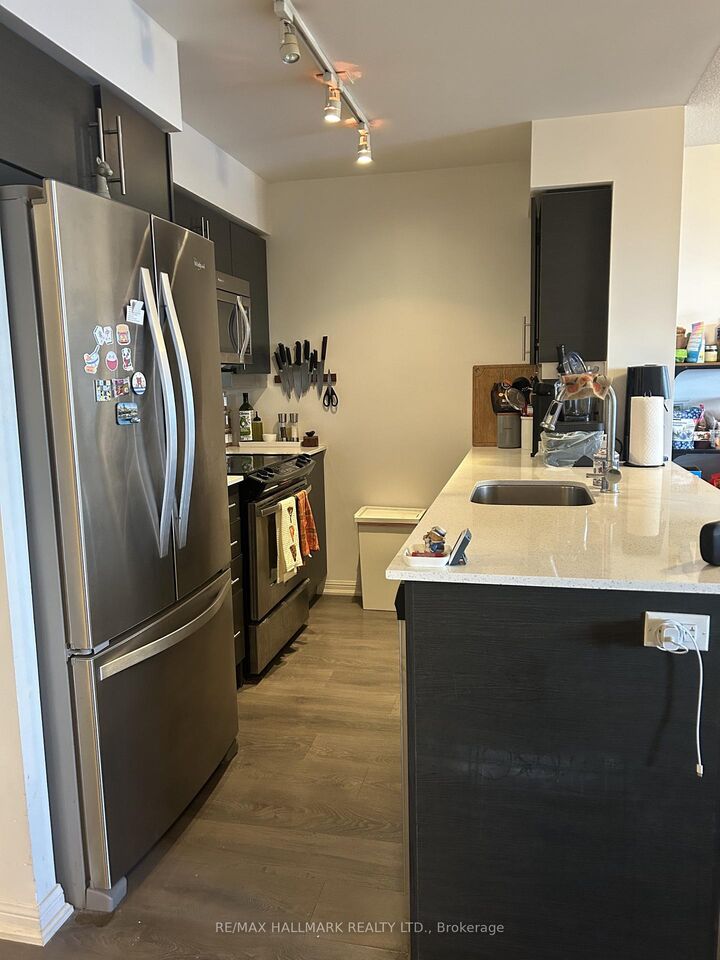 Property Photo:  35 Bastion Street 1606  ON M5V 0C2 
