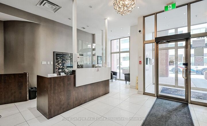 Property Photo:  55 Centre Avenue 1805  ON M5G 2H5 
