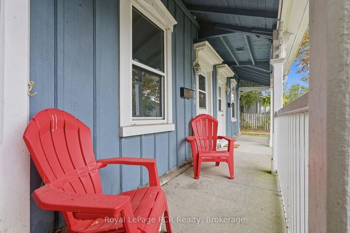 Property Photo:  234 Elma Street E  ON N4W 2H9 