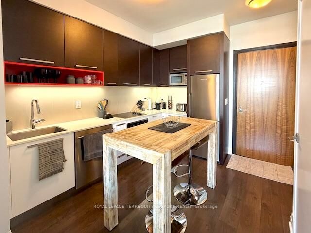 Property Photo:  36 Park Lawn Road 3108  ON M8V 0E5 