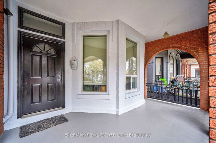 Property Photo:  435 Manning Avenue Main Floor  ON M6G 2V6 