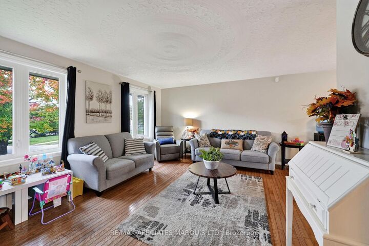 Property Photo:  1313 Stormont Drive  ON K6H 6Y3 