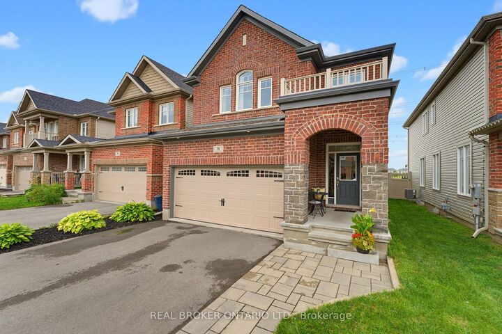 Property Photo:  76 Tapadero Avenue  ON K2S 1E7 