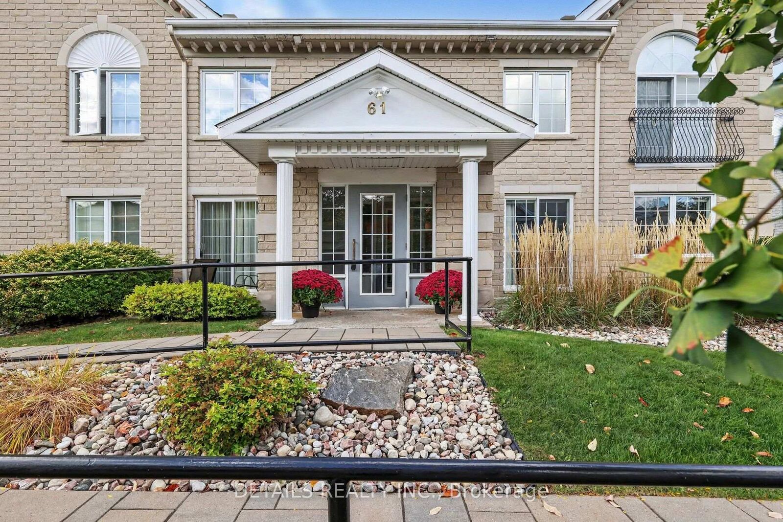 Property Photo:  61 Robson Court 1D  ON K2K 2W1 