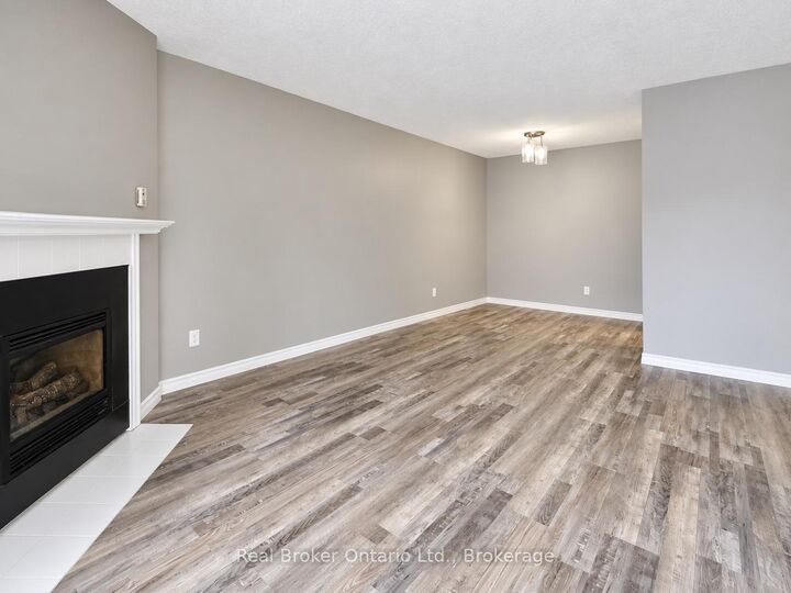 Property Photo: 725 Deveron Crescent 101 ON N5Z 4X3