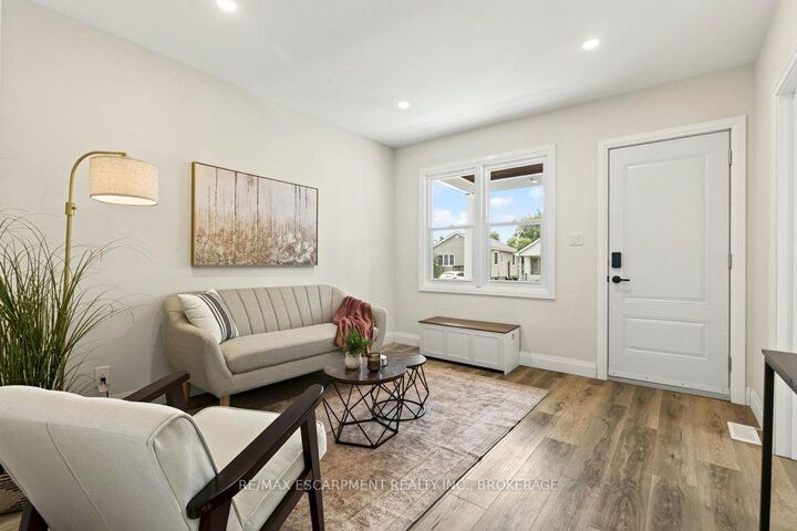 Property Photo: 95 Chetwood Street ON L2S 2A6