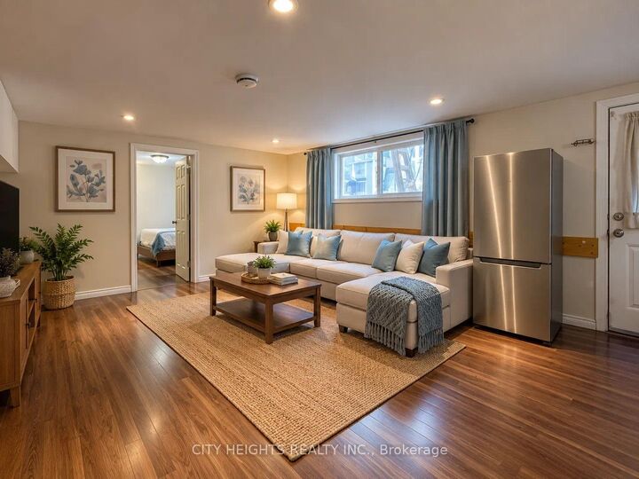 Property Photo:  176 Fennell Avenue E #2  ON L9A 1S3 