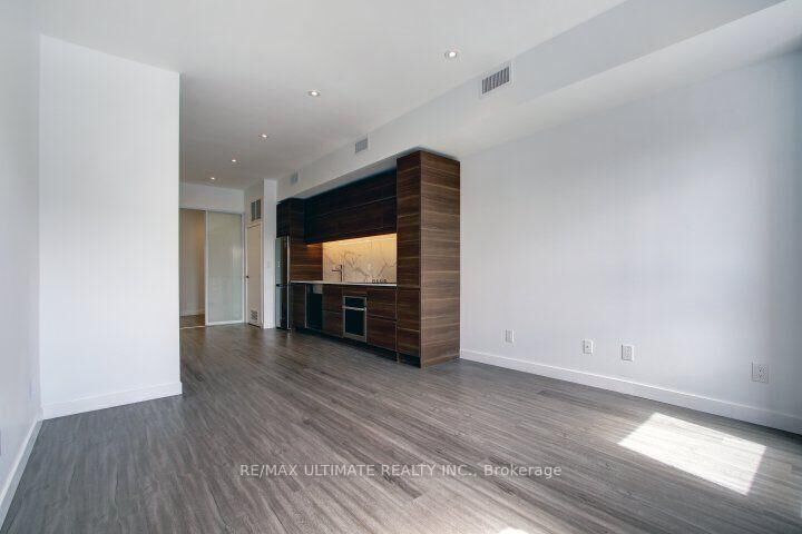 Property Photo:  492 Danforth Avenue 2  ON M4K 1P6 