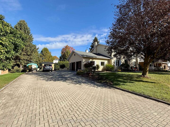 Property Photo:  686 16th Street  ON N4N 3M3 