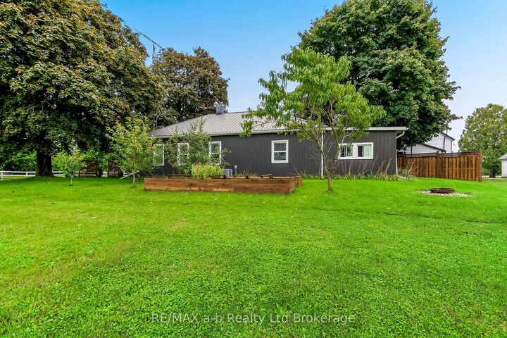 Property Photo:  2237 Pinegrove Road  ON N4B 2E6 