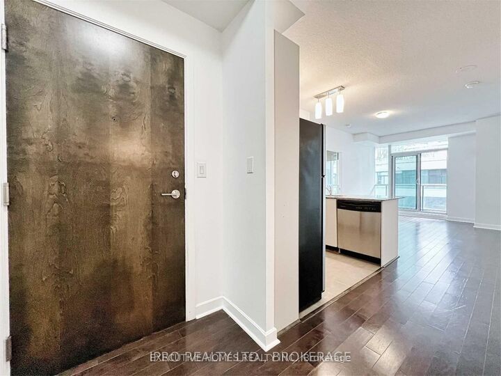 Property Photo:  18 Harbour Street 405  ON M5J 2Z6 