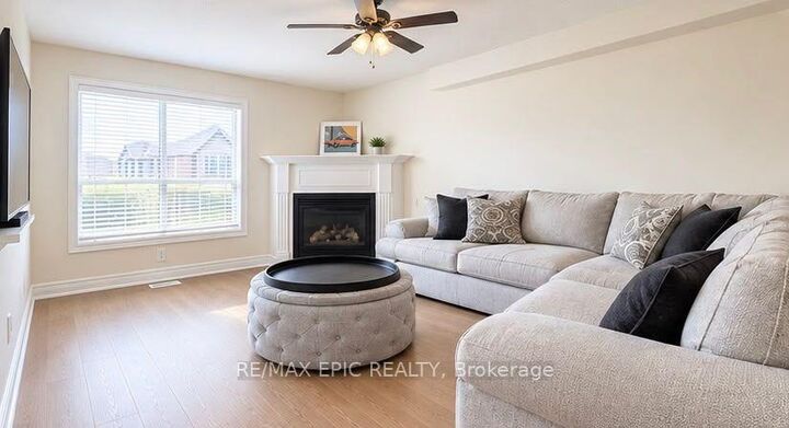 Property Photo:  38 Wyndham Circle  ON L0E 1R0 